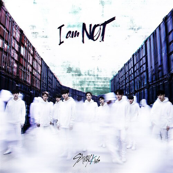 Stray Kids - Debut Album [I am NOT] (Random ver.)